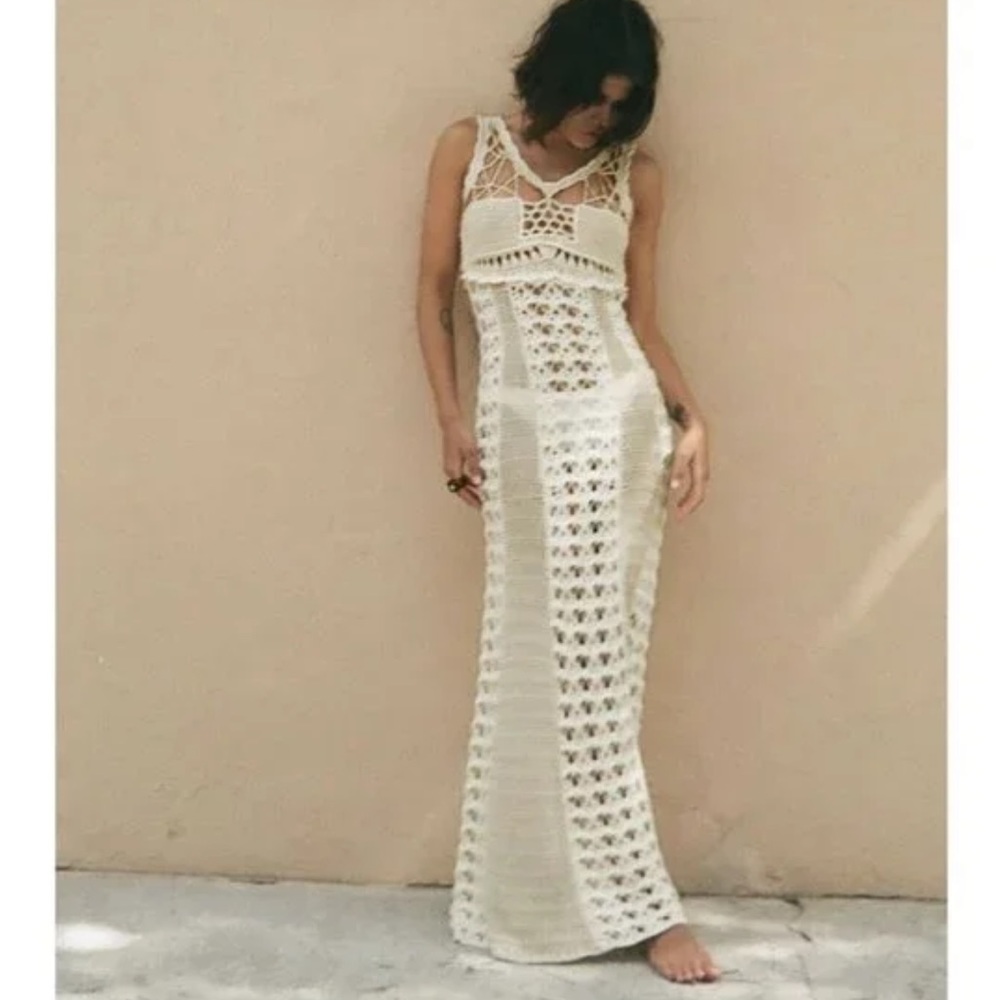 ZARA Sleeveless round neck openwork knit dress.